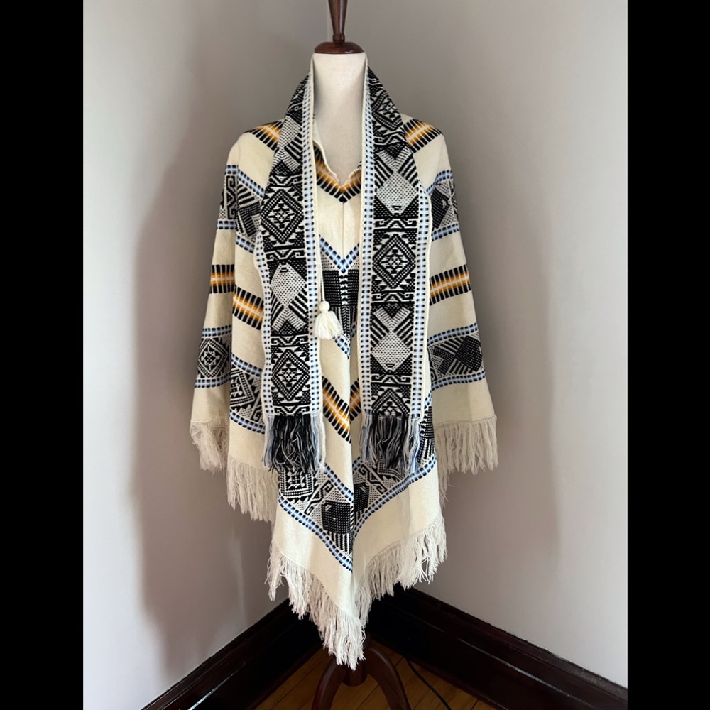 Poncho, light-weight.